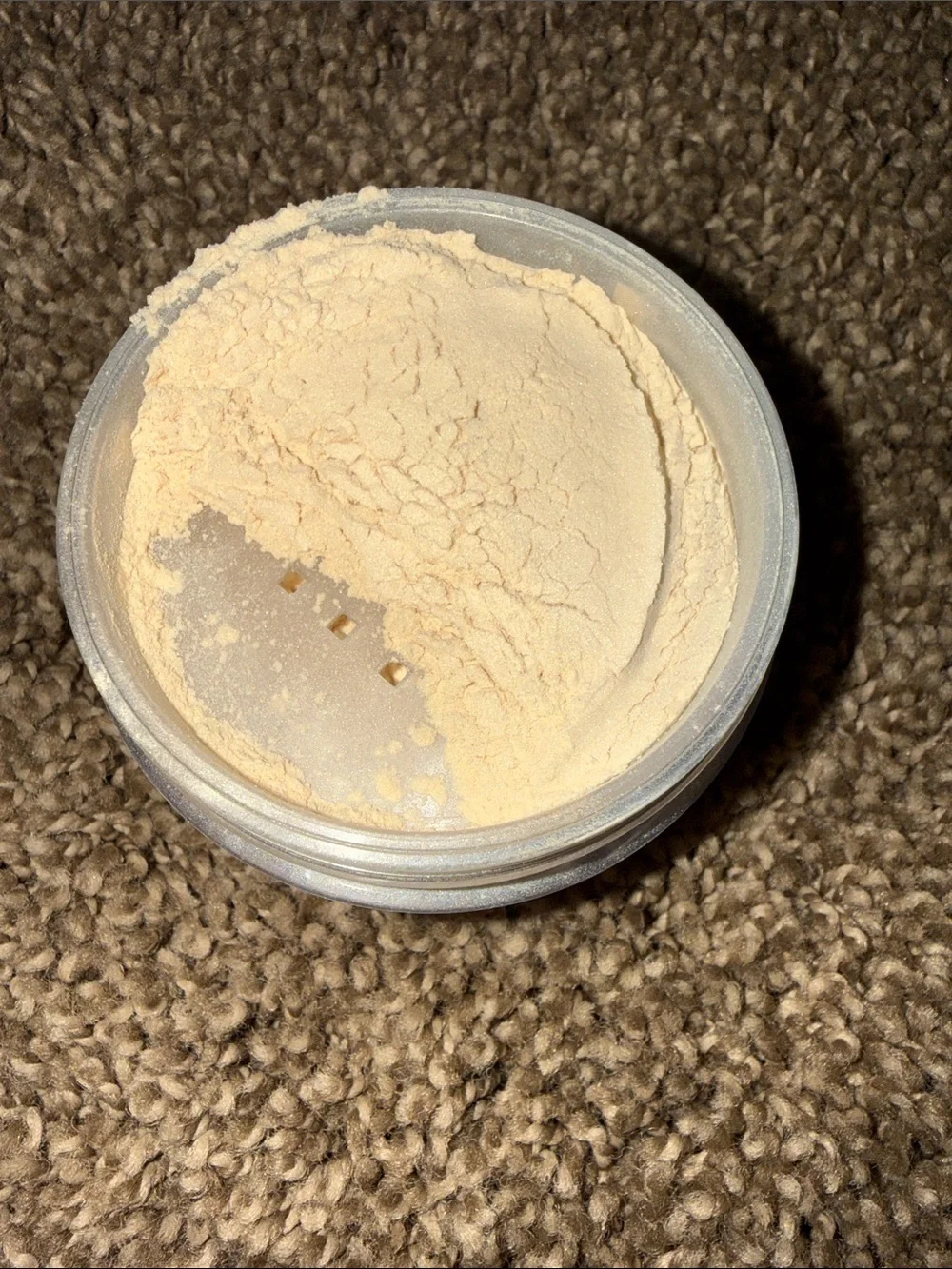 laura mercier trans. loose set powder -ultra blur used 1 x sanitized no box